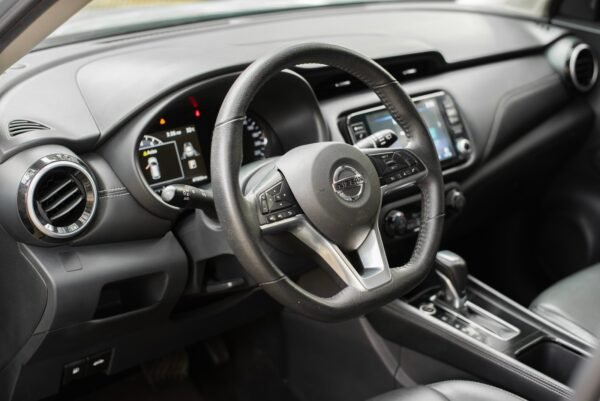 NISSAN KICKS EXCLUSIVE - Image 4