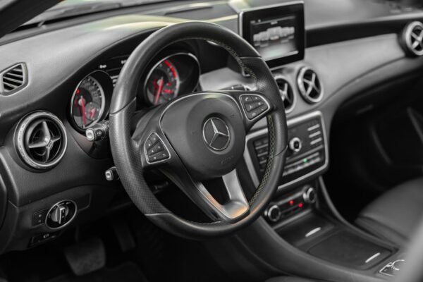 Mercedes GLA200 - Image 3