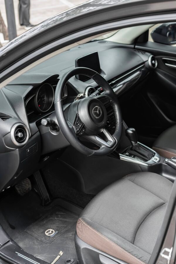 MAZDA 2 - Image 2