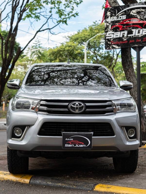 TOYOTA HILUX - Image 3